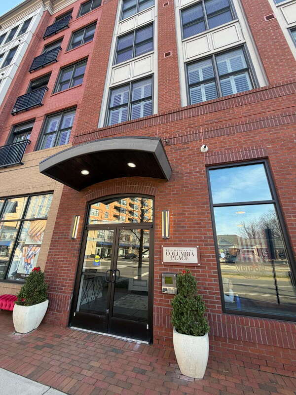 Building Photo - 1107 S Walter Reed Dr