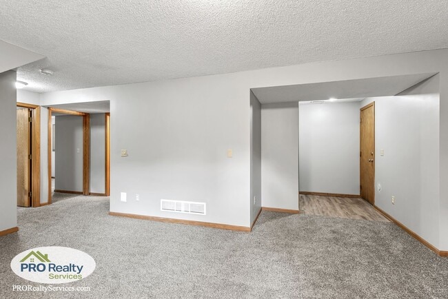 Building Photo - 3 Bedroom Home **50% off December's Rent with a December 2025 Move In**