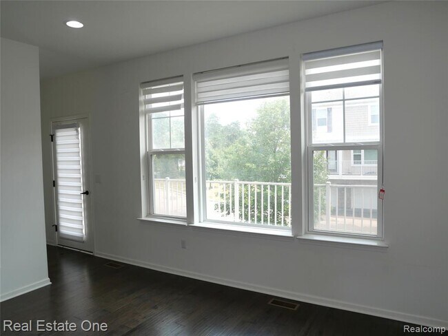 Building Photo - 4637 Bradley Cir
