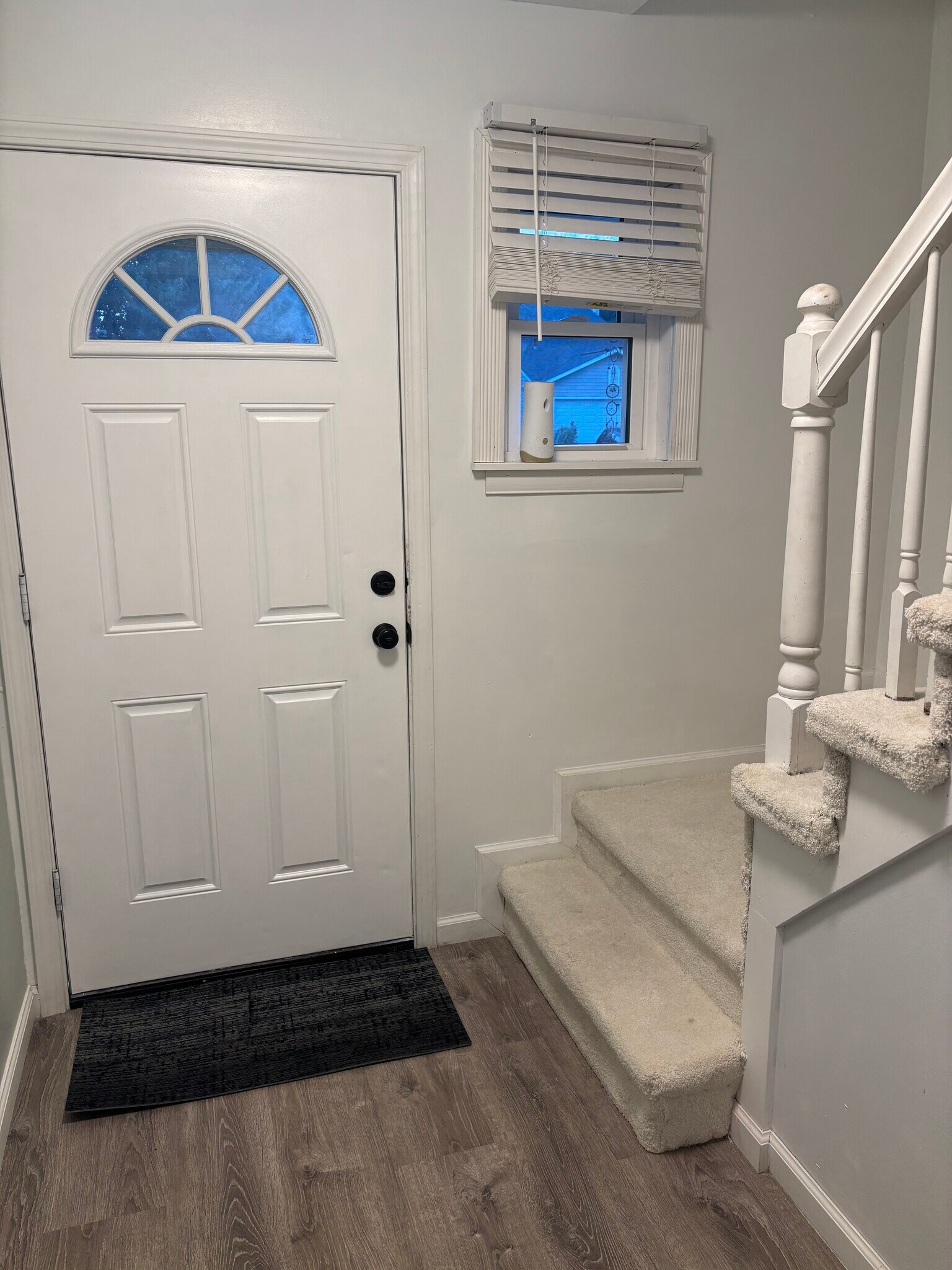 In front door - 402 Granada Dr
