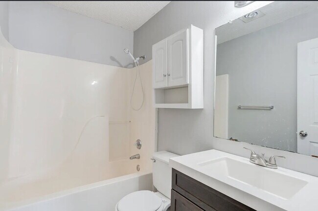 Building Photo - "Charming 3-Bed, 2-Bath Home in Lubbock - 1509 Sq Ft of Comfortable Living!"