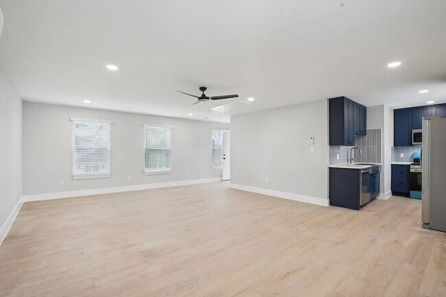 Building Photo - 1410 Elliott St