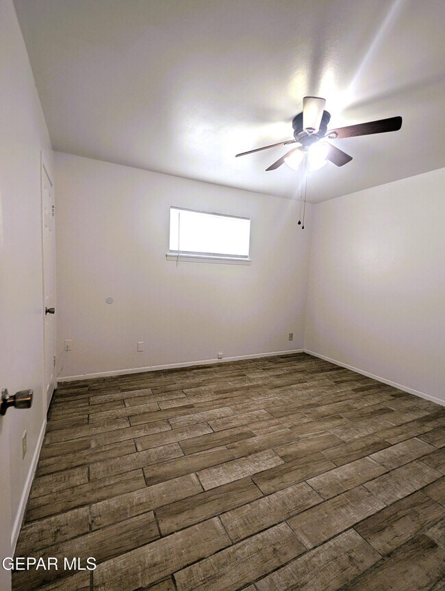 Building Photo - 5804 Pickerel Dr