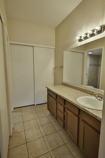Building Photo - $500 move-in credit!!  Summertree Condos