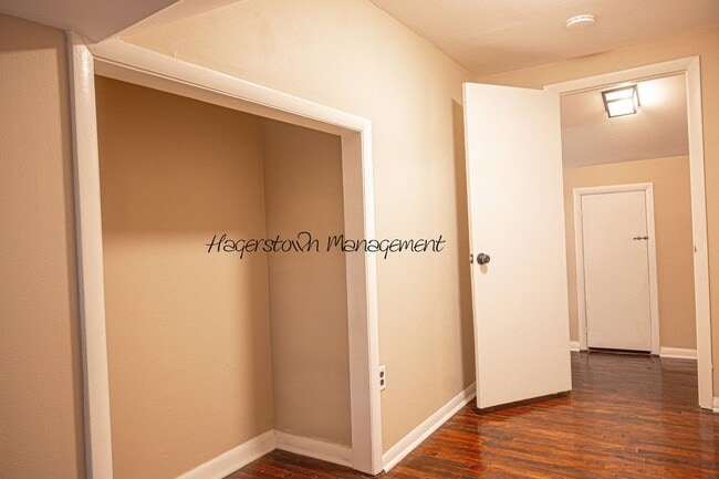 Building Photo - 3 BR Single Family Home In Country Setting