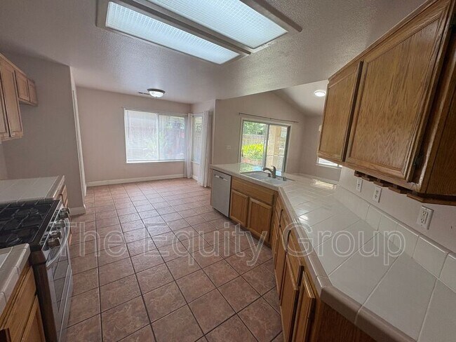 Building Photo - 2935 S Aspen St