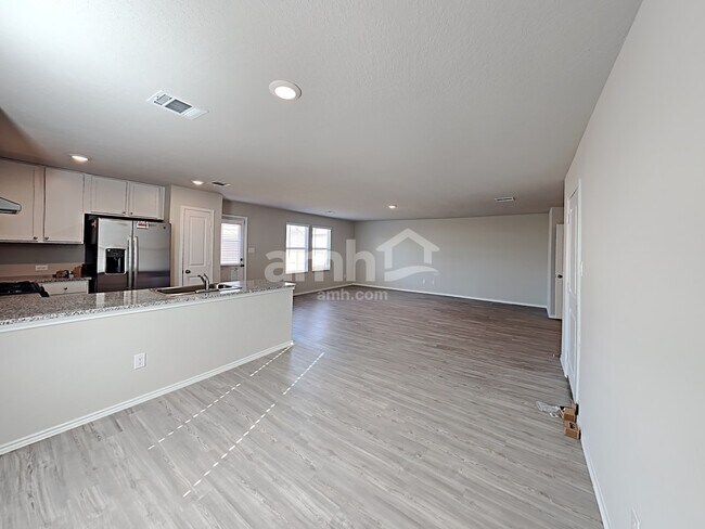 Building Photo - 10410 Varmus Dr
