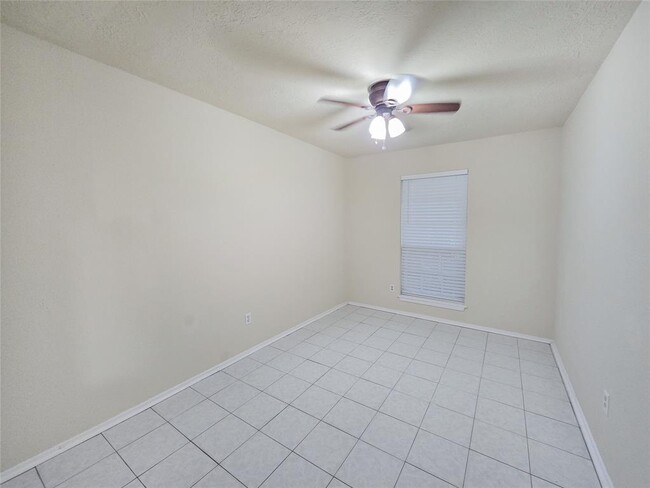 Building Photo - 13115 High Star Dr