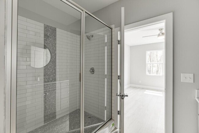 Building Photo - 1641 E Broad St