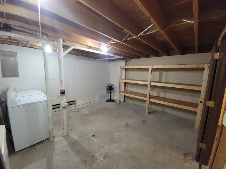 Building Photo - 234 Harvest Ln