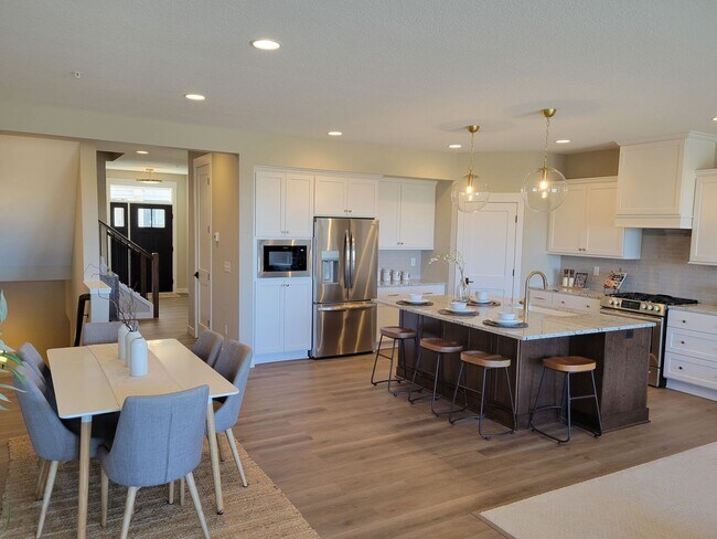 Building Photo - Executive Luxury Rentals
