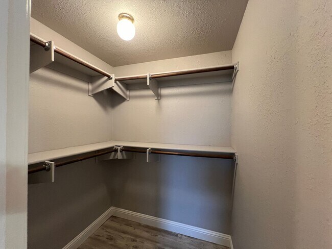 Building Photo - 5753 Mohican Dr