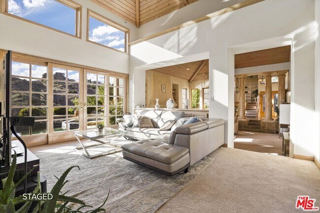 Building Photo - 19 Ranchero Rd