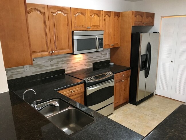 Building Photo - Excellent Condo Unit in Coral Springs