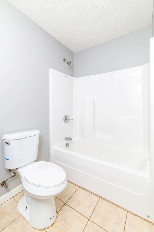 Building Photo - 2013 Paris Rd