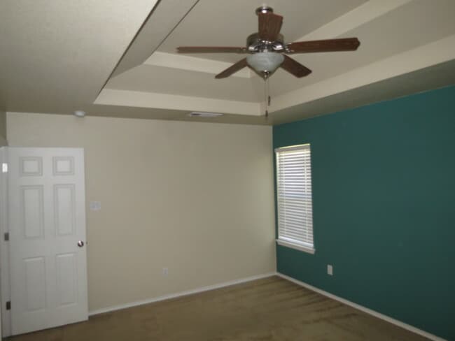 Building Photo - Gorgeous 3 bedroom 2 bath home in desired ...
