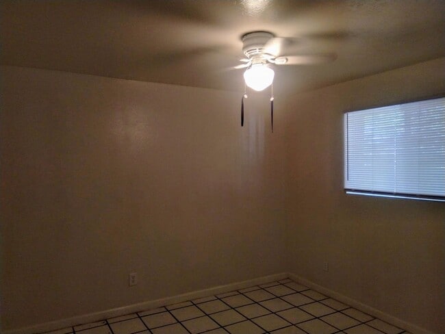 Building Photo - Adams Street