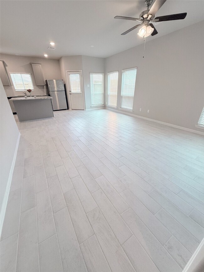 Building Photo - 24718 Thornbluff Briar Trl