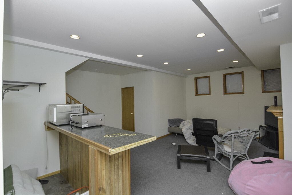 Building Photo - 3117 N Damen Ave