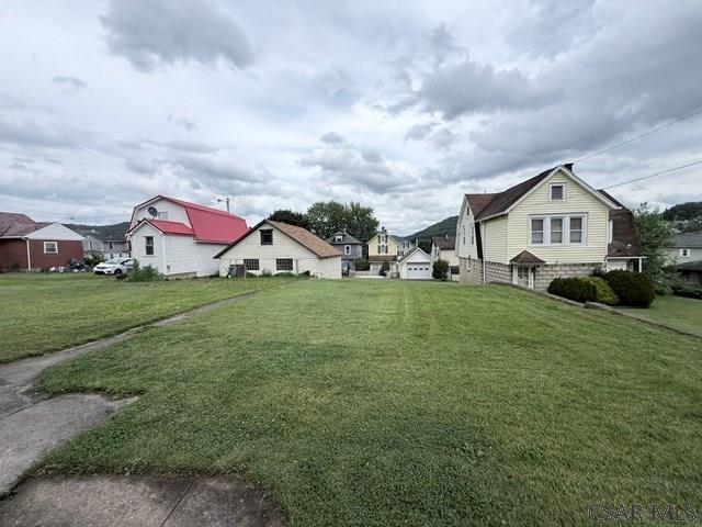 Building Photo - R130 Strayer St
