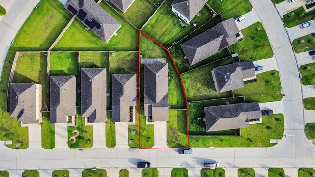 Building Photo - 7319 Clover Chase Dr