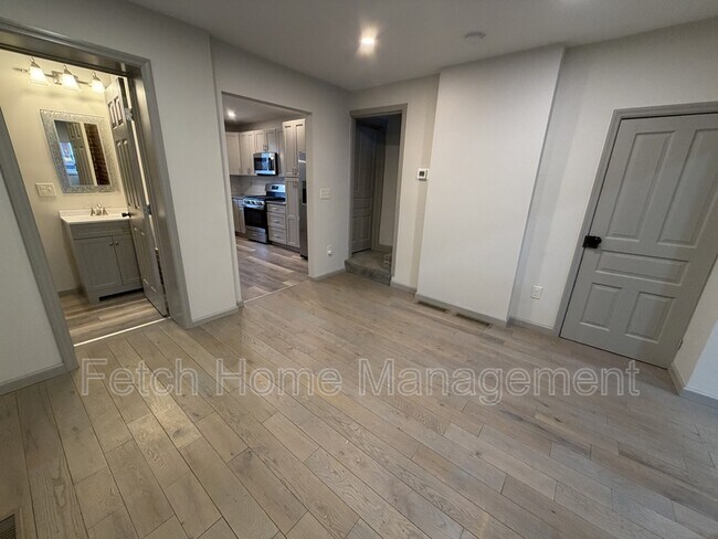 Building Photo - 34 N Lee St