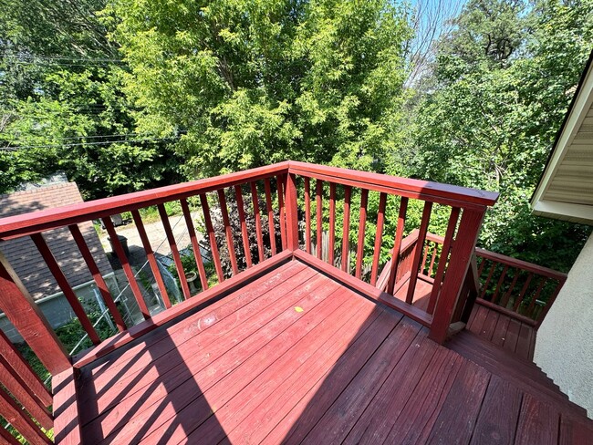 Building Photo - Adorable 1+ Bedroom in Nokomis Available Now!