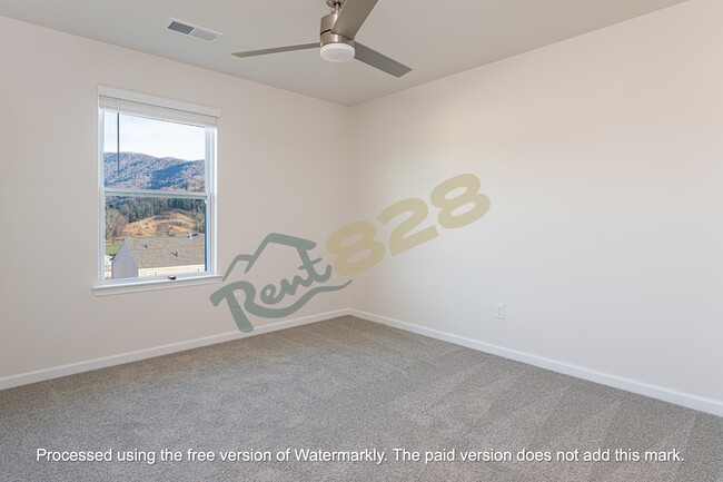 Building Photo - 96 Farmwood Ln