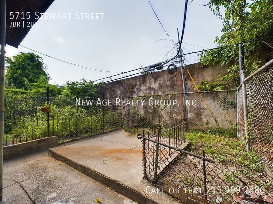 Building Photo - 5715 Stewart St