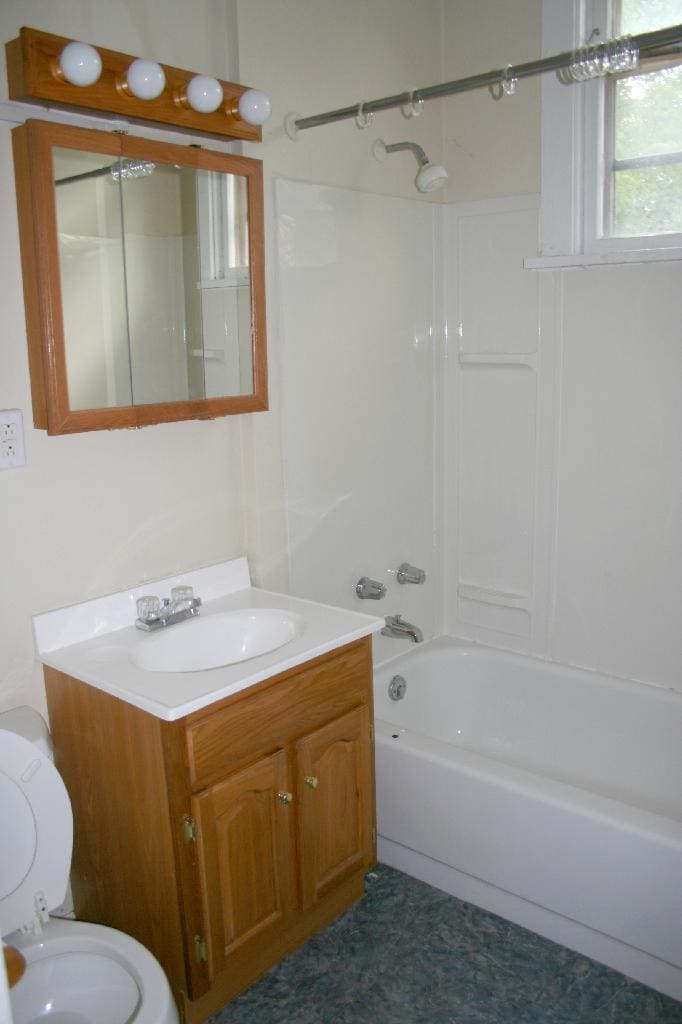 Building Photo - 781 Bryden Rd