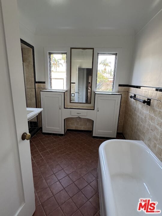 Building Photo - 326 N La Jolla Ave