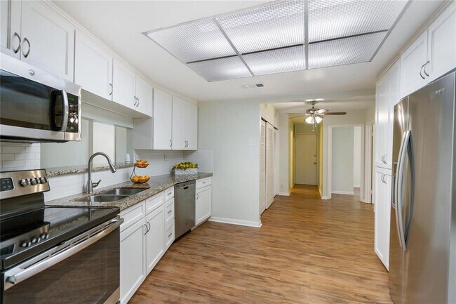 Building Photo - 759 Carlingford Ln