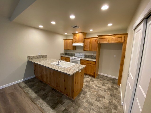 Building Photo - 2142 SW Mendi Way