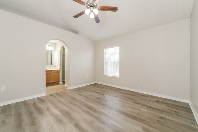 Building Photo - 3119 Whispering Trails St