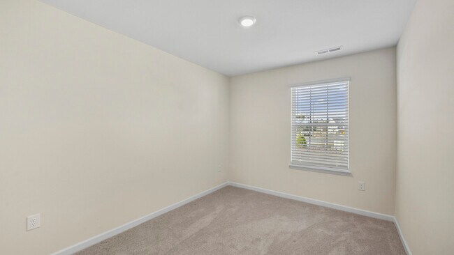 Building Photo - 153 Leo St