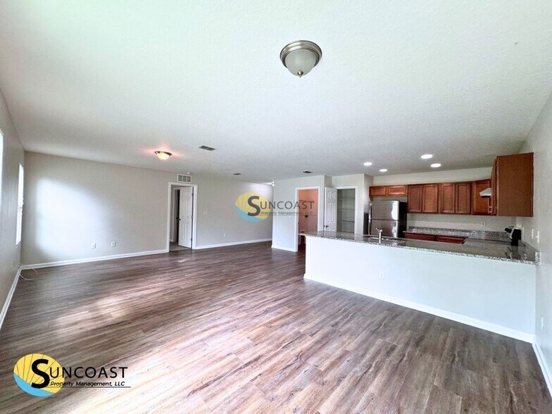 Building Photo - 8048 Hastings St