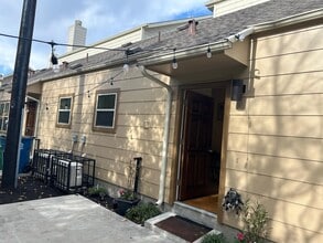 Building Photo - 11610 Main Ash Dr