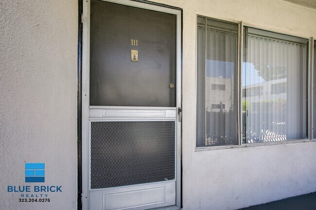 Building Photo - 17834 Burbank Blvd