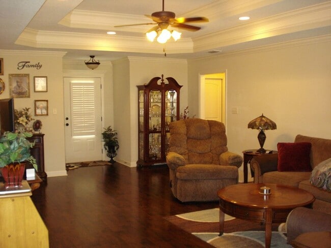 Building Photo - 4097 Silver Glenn