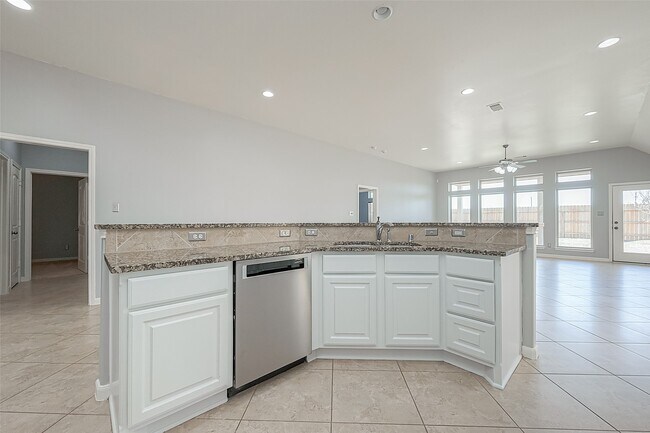 Building Photo - 6015 Hewes Point Ln