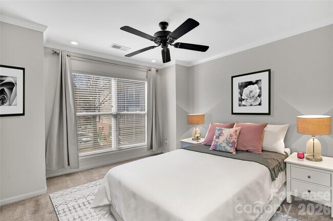 Building Photo - 505 N Graham St