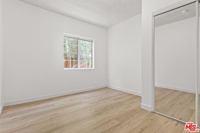 Building Photo - 1174 S Highland Ave