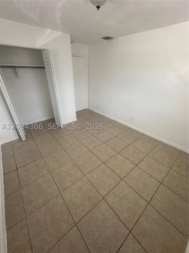 Building Photo - 4120 SW 19th St