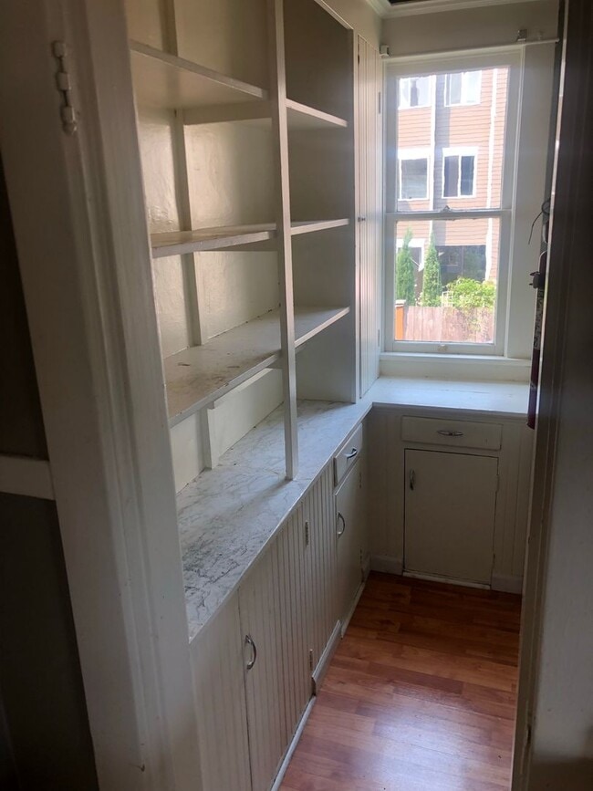 Building Photo - 2347-2349 Federal Ave E