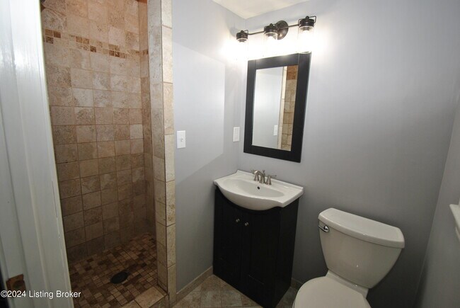 Building Photo - 1910 Janlyn Rd