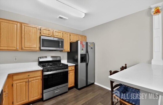 Building Photo - 317 Vasser Dr
