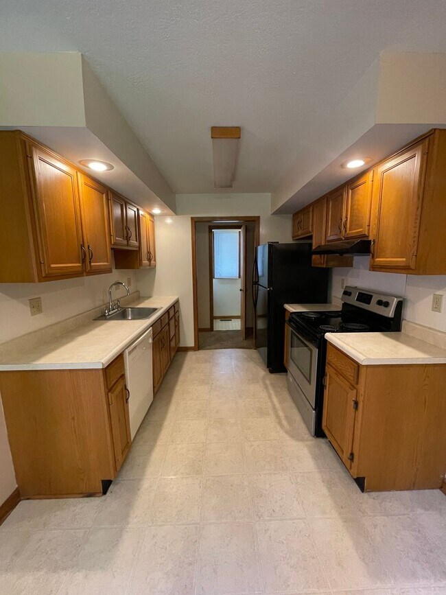 Building Photo - 4986 N Truesdel Dr