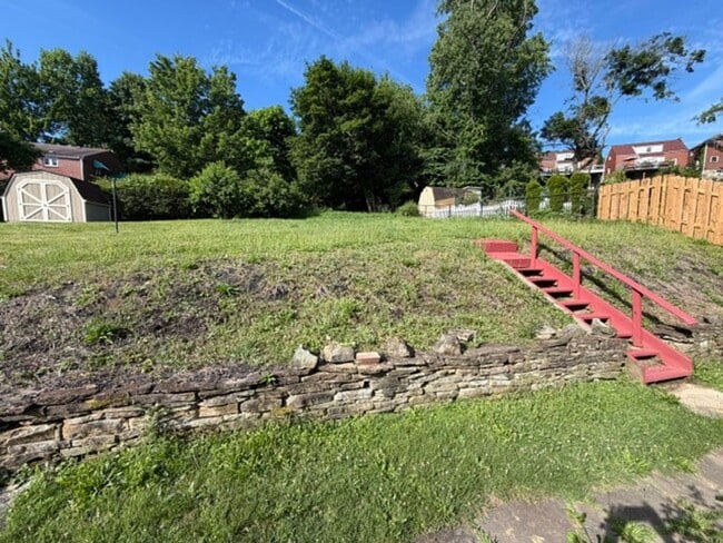 Building Photo - 222 Wainwright Ave