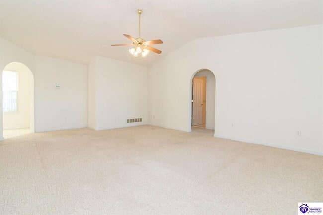 Building Photo - 318 Emmaus Cir