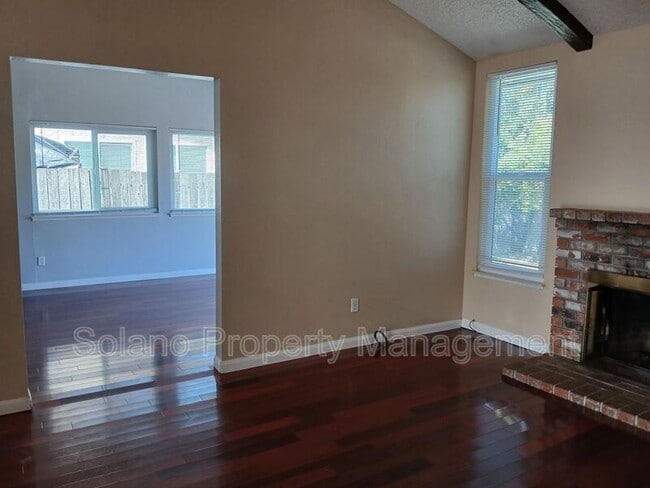 Building Photo - 400 Mokelumne Dr